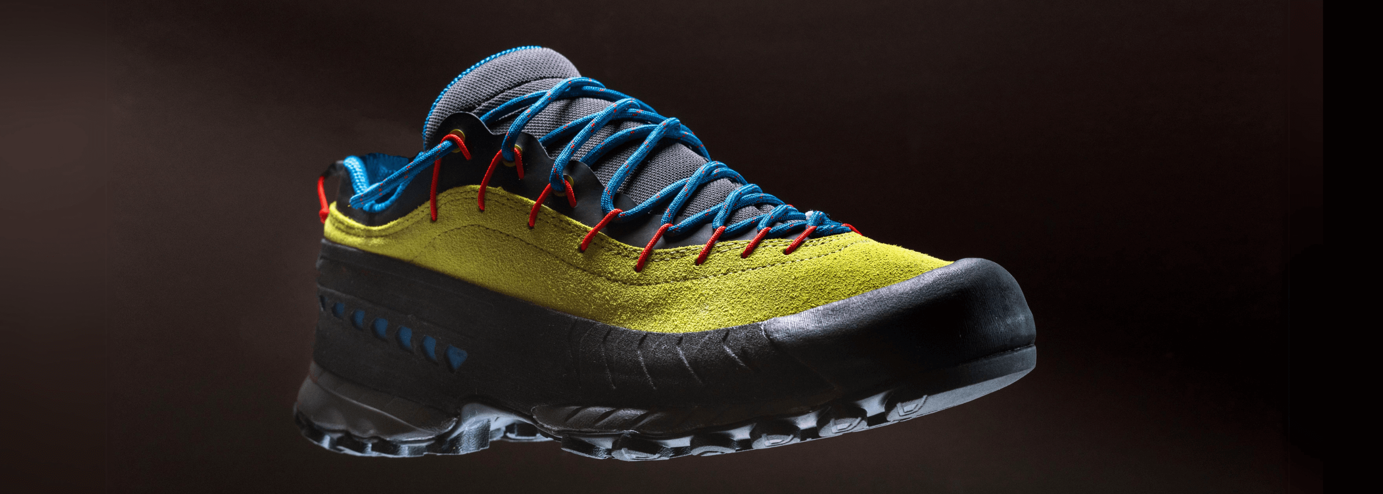 Entdecken Sie Sport- und Wanderschuhe für Damen, Herren und Kinder.